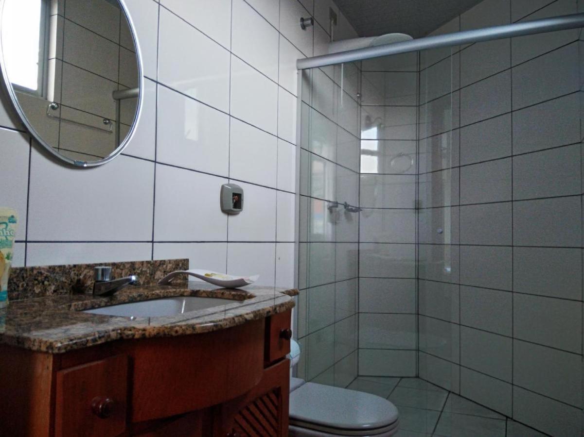 Oyo Hotel Farol Joacaba Bagian luar foto