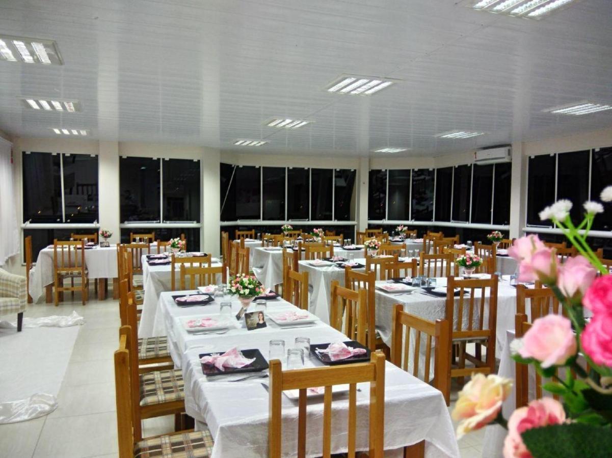 Oyo Hotel Farol Joacaba Bagian luar foto